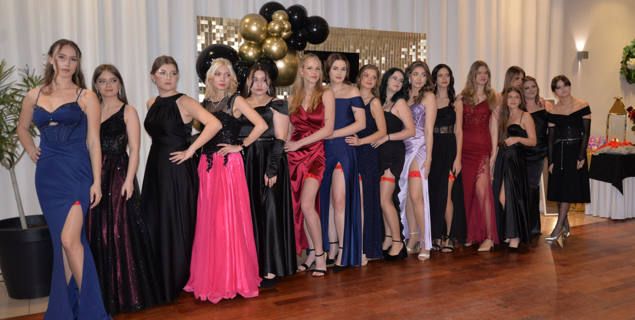 Kameralna studniówka Sorbony i piękny polonez