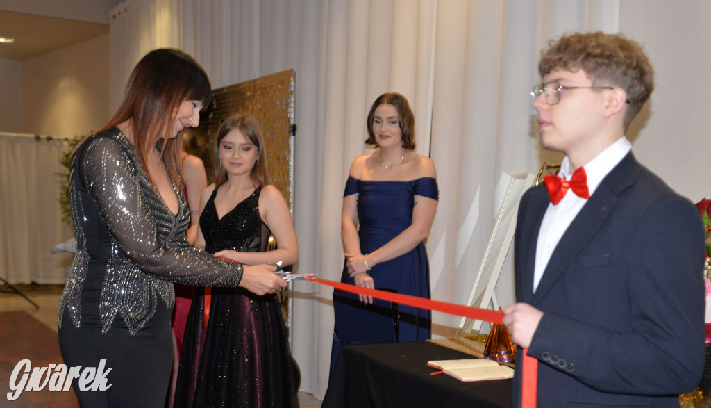 Kameralna studniówka Sorbony i piękny polonez