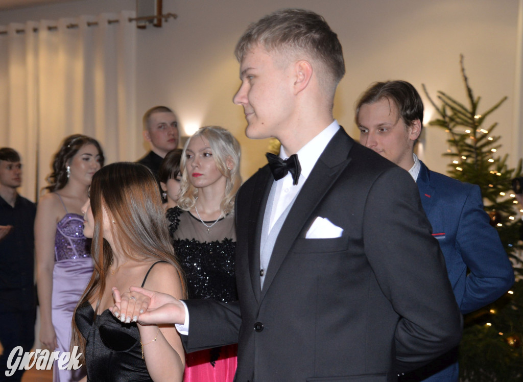 Kameralna studniówka Sorbony i piękny polonez