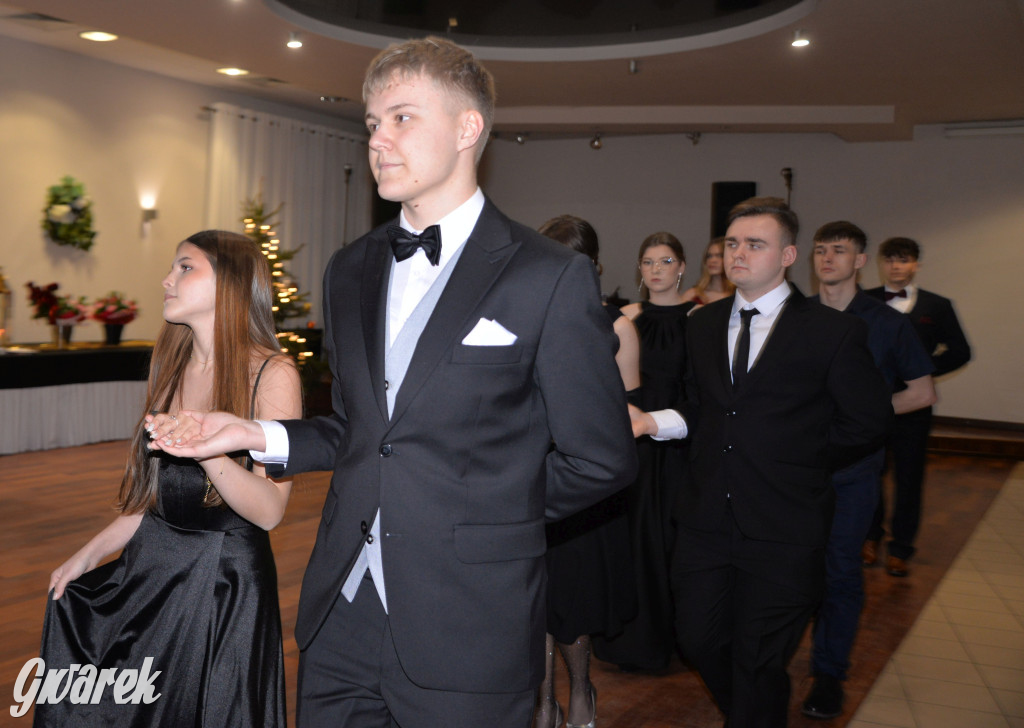 Kameralna studniówka Sorbony i piękny polonez