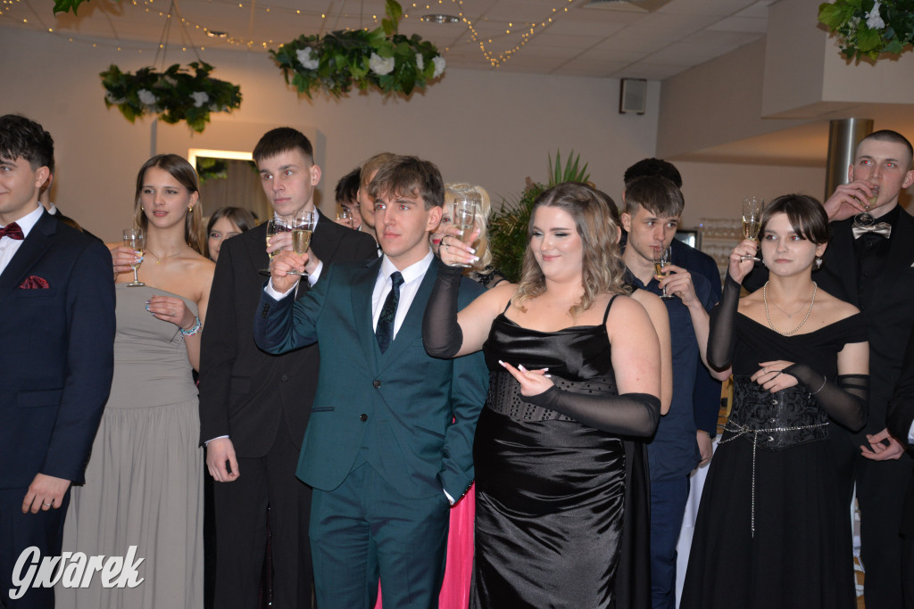 Kameralna studniówka Sorbony i piękny polonez