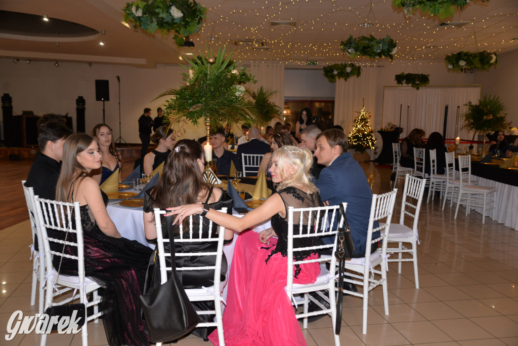 Kameralna studniówka Sorbony i piękny polonez