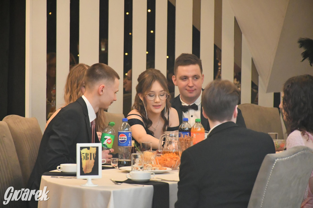 Studniówka szkoły rolniczej z Nakła Śląskiego