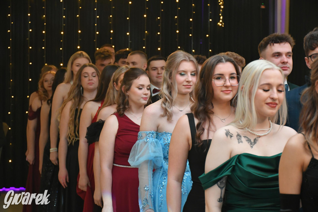 Studniówka szkoły rolniczej z Nakła Śląskiego