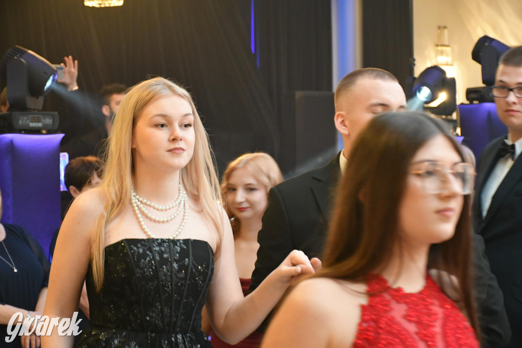 Studniówka szkoły rolniczej z Nakła Śląskiego