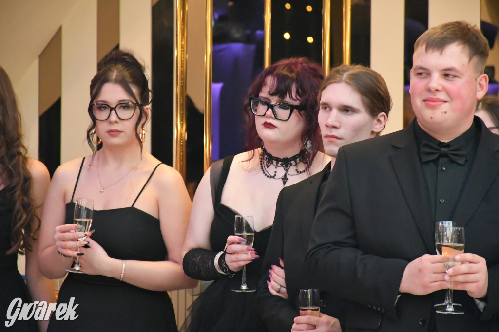 Studniówka szkoły rolniczej z Nakła Śląskiego