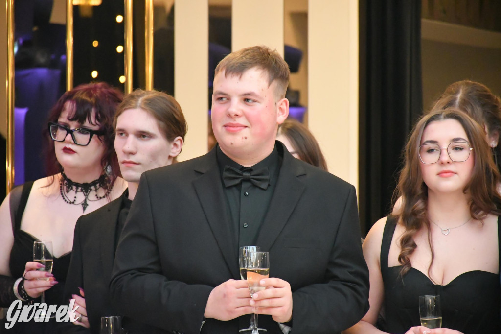 Studniówka szkoły rolniczej z Nakła Śląskiego