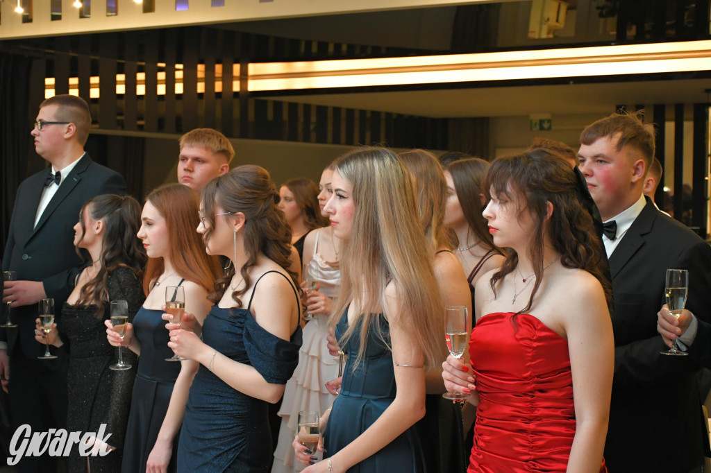 Studniówka szkoły rolniczej z Nakła Śląskiego