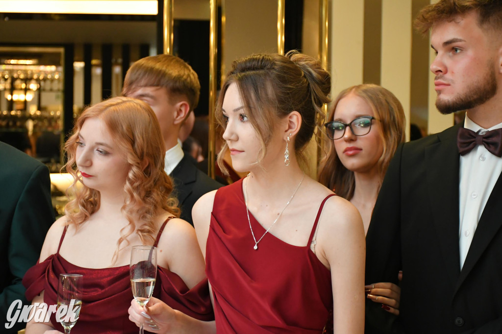 Studniówka szkoły rolniczej z Nakła Śląskiego