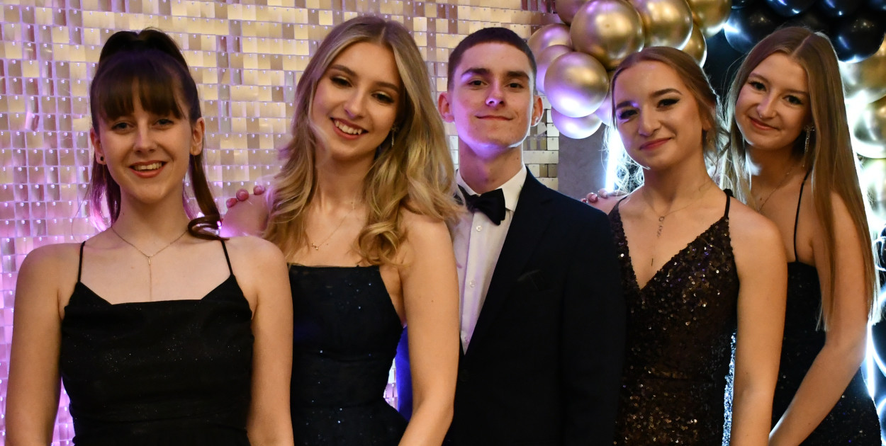 Wieczór nabiera rozpędu. Studniówka Gastronomika