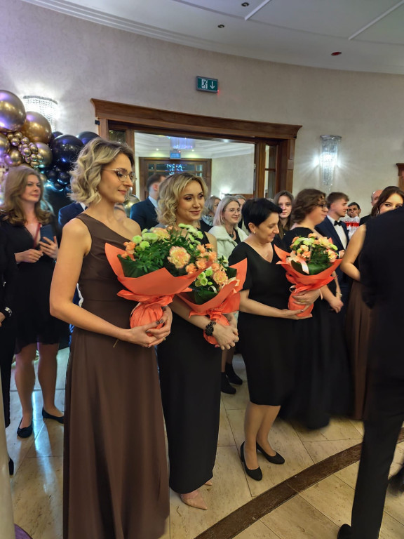 Wieczór nabiera rozpędu. Studniówka Gastronomika