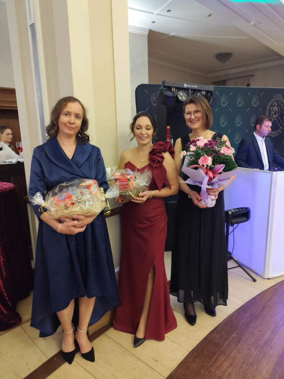 Wieczór nabiera rozpędu. Studniówka Gastronomika