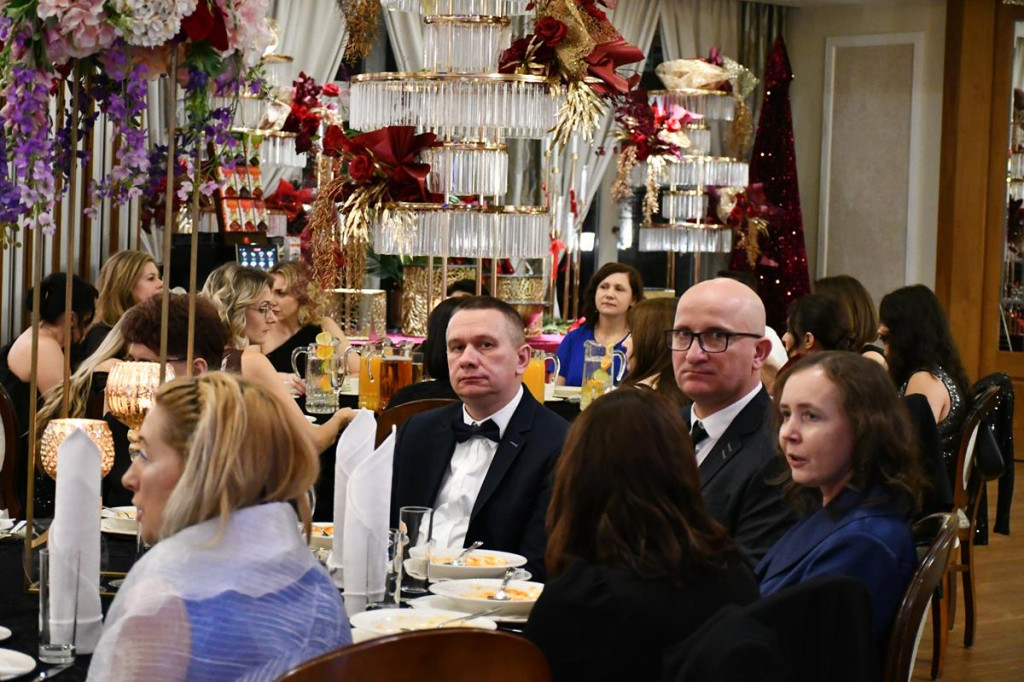 Wieczór nabiera rozpędu. Studniówka Gastronomika