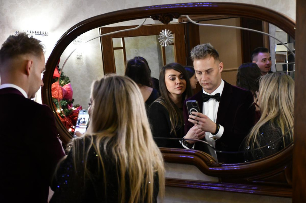 Wieczór nabiera rozpędu. Studniówka Gastronomika