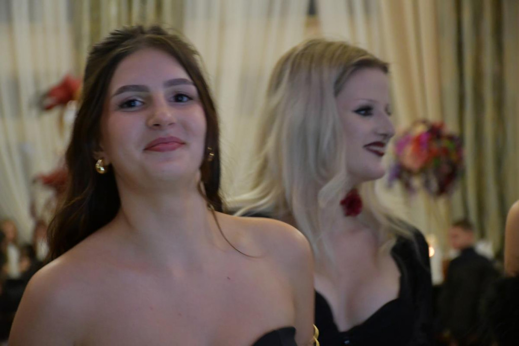 Wieczór nabiera rozpędu. Studniówka Gastronomika