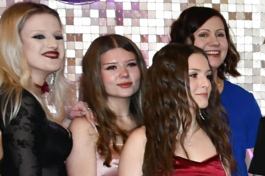 Wieczór nabiera rozpędu. Studniówka Gastronomika