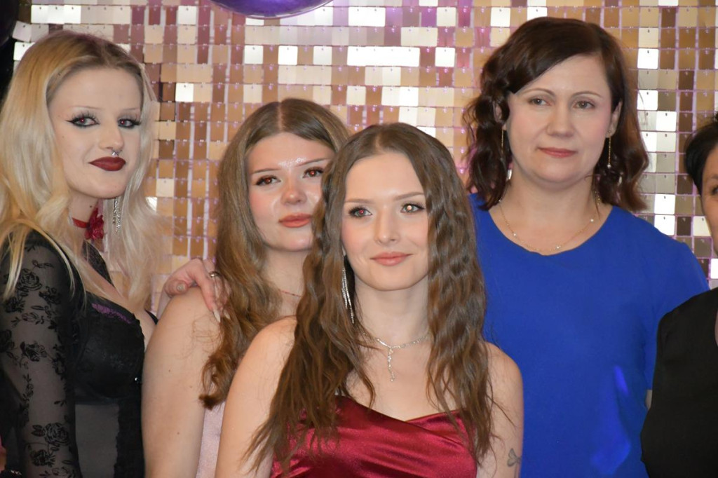 Wieczór nabiera rozpędu. Studniówka Gastronomika