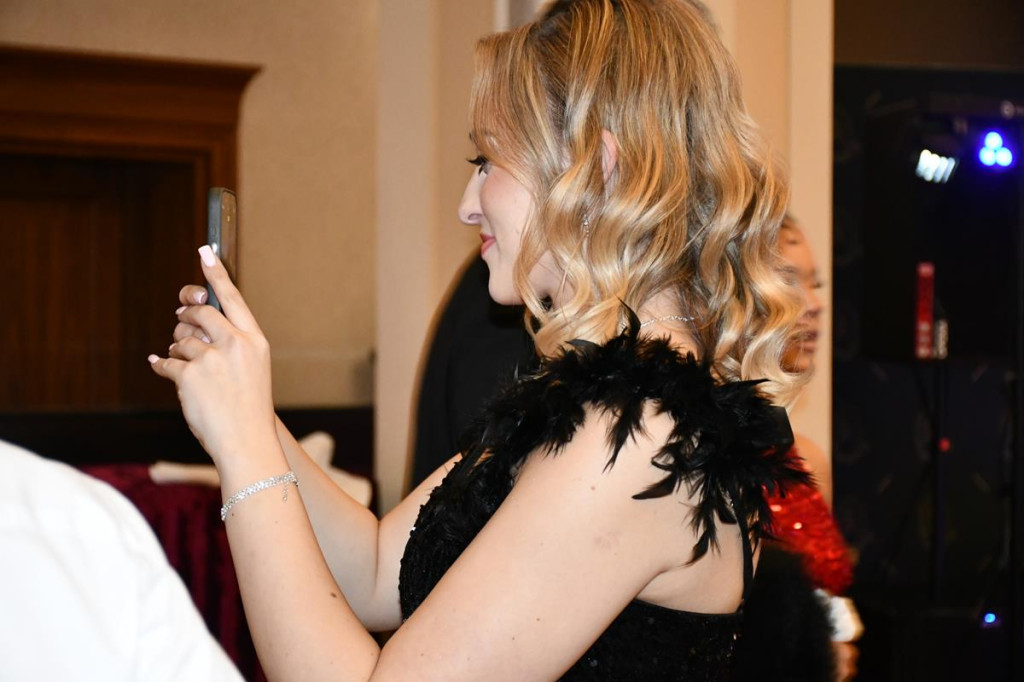 Wieczór nabiera rozpędu. Studniówka Gastronomika