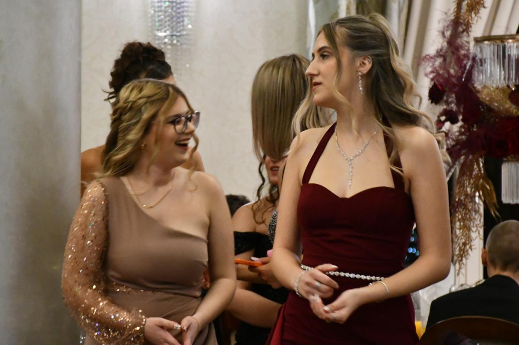 Wieczór nabiera rozpędu. Studniówka Gastronomika