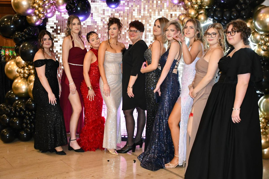 Wieczór nabiera rozpędu. Studniówka Gastronomika