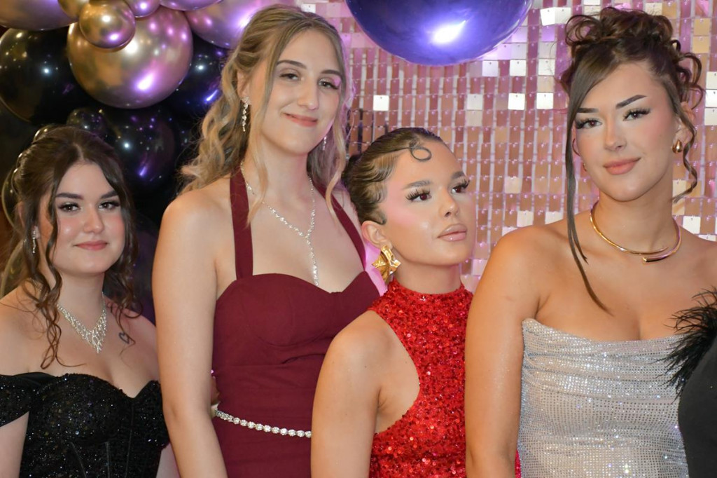 Wieczór nabiera rozpędu. Studniówka Gastronomika