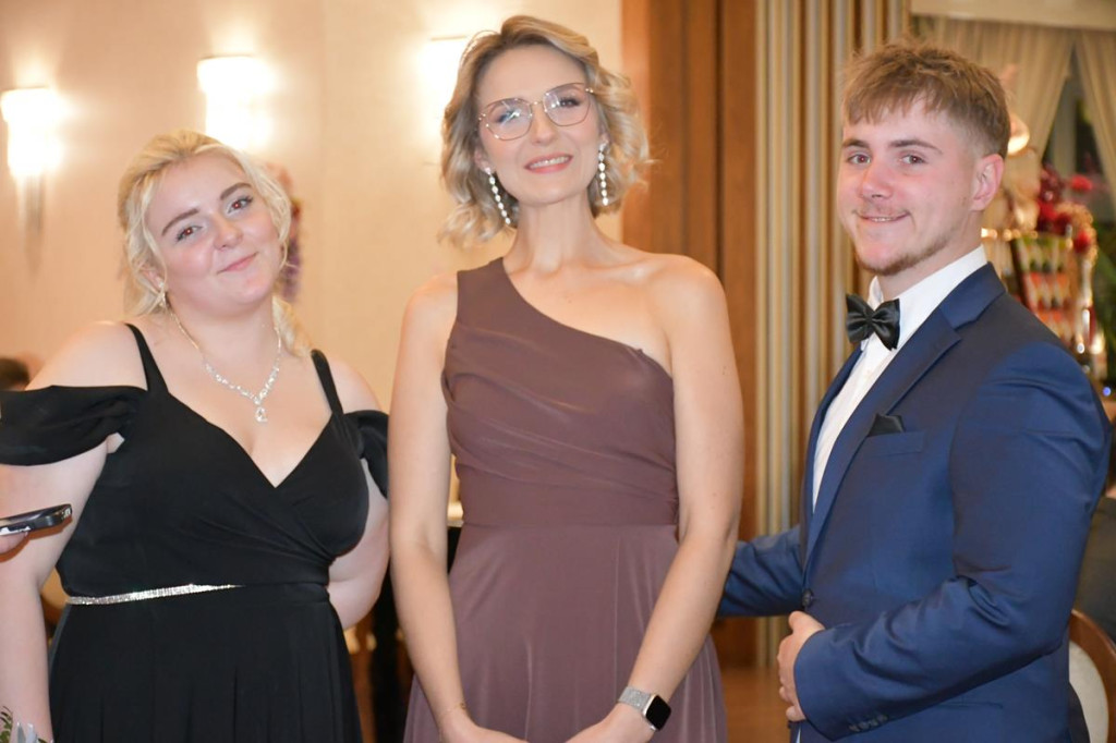 Wieczór nabiera rozpędu. Studniówka Gastronomika