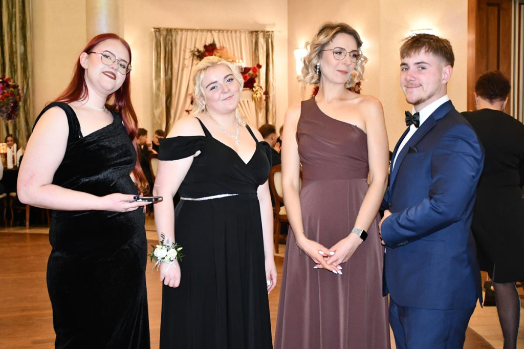 Wieczór nabiera rozpędu. Studniówka Gastronomika