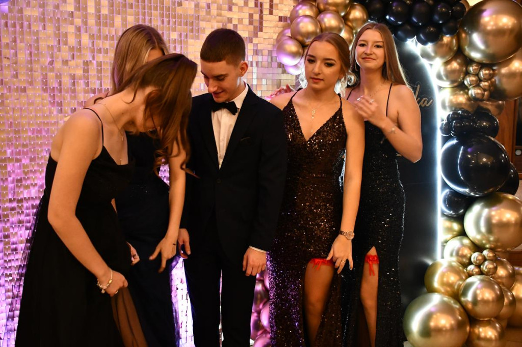 Wieczór nabiera rozpędu. Studniówka Gastronomika