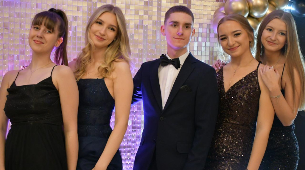 Wieczór nabiera rozpędu. Studniówka Gastronomika