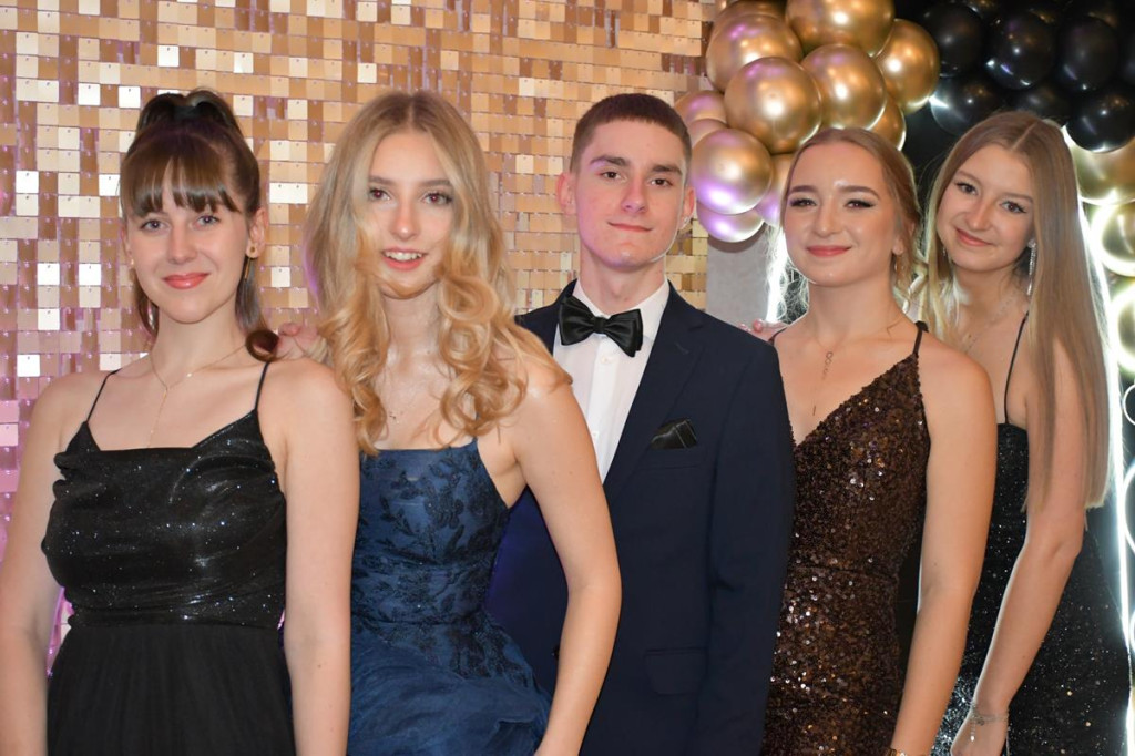 Wieczór nabiera rozpędu. Studniówka Gastronomika