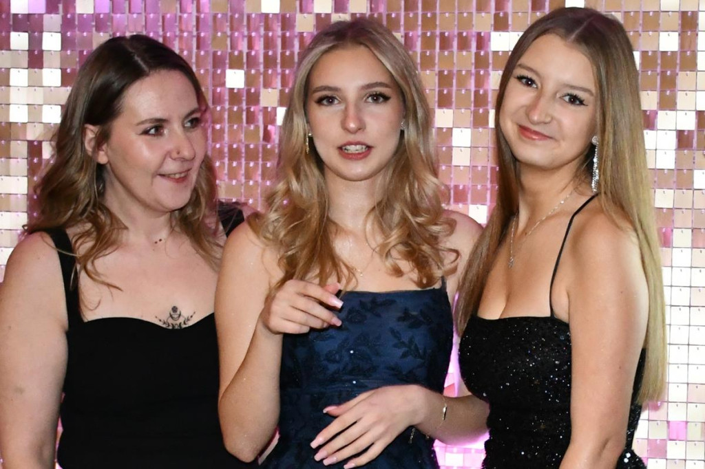 Wieczór nabiera rozpędu. Studniówka Gastronomika