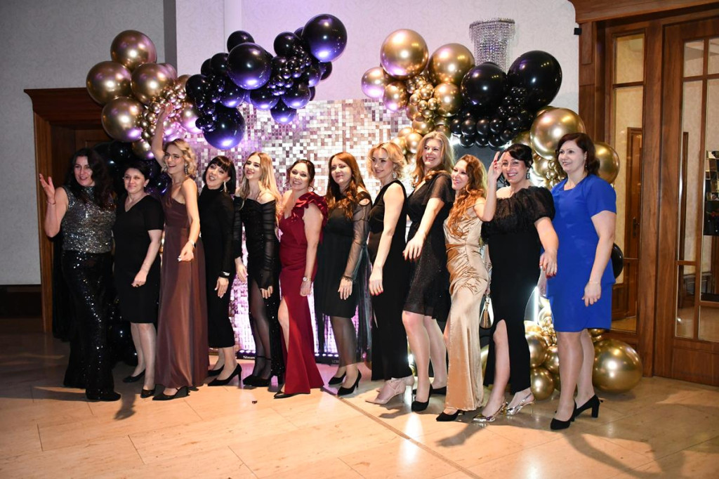 Wieczór nabiera rozpędu. Studniówka Gastronomika