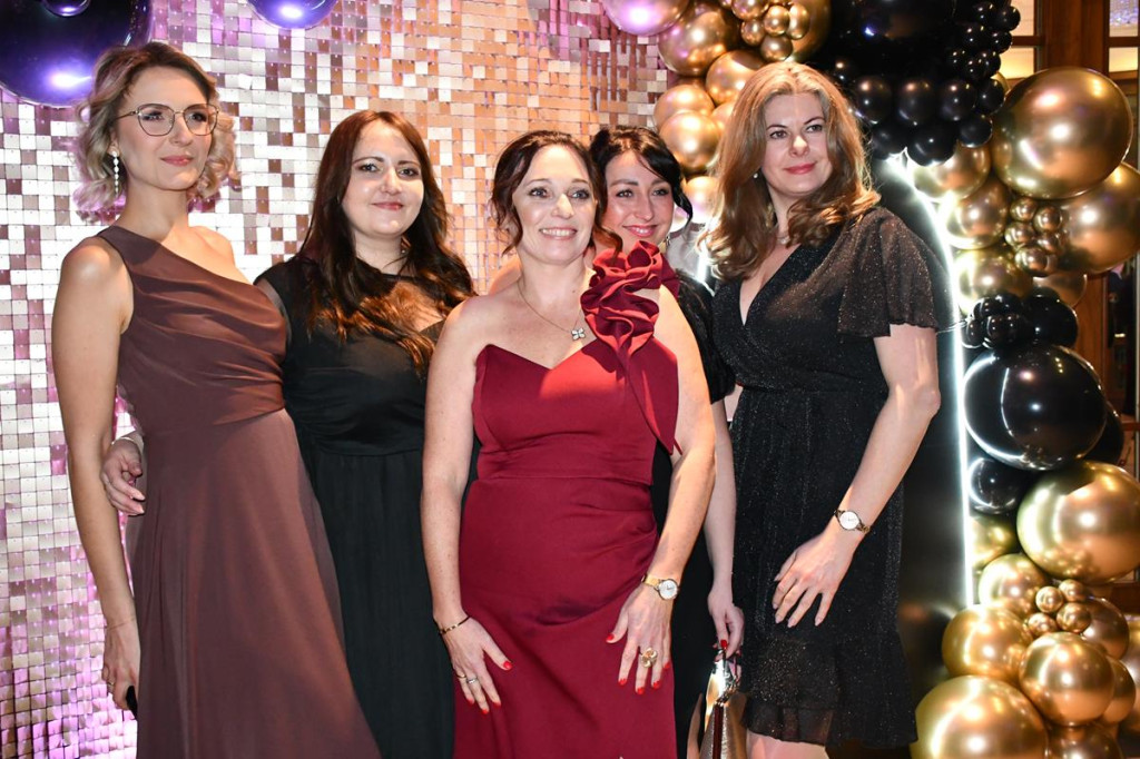 Wieczór nabiera rozpędu. Studniówka Gastronomika