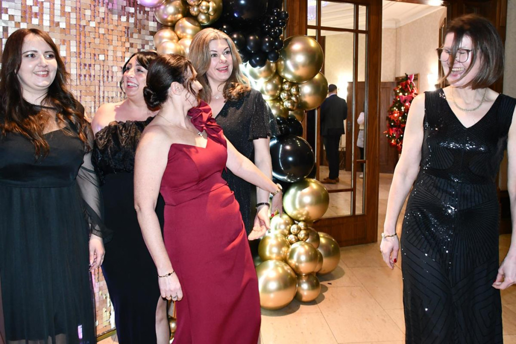 Wieczór nabiera rozpędu. Studniówka Gastronomika