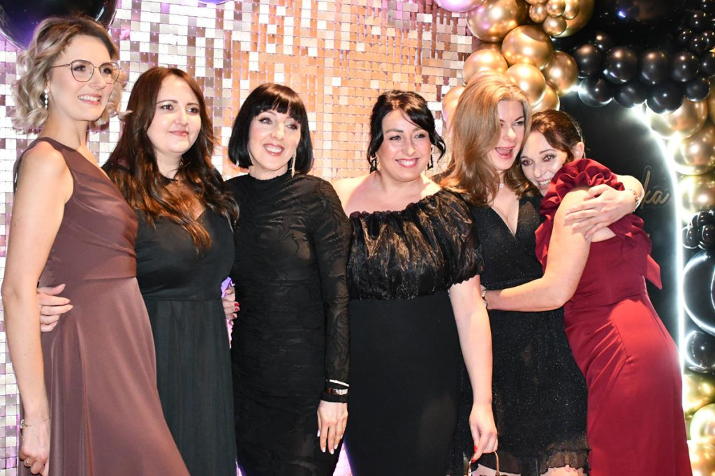 Wieczór nabiera rozpędu. Studniówka Gastronomika