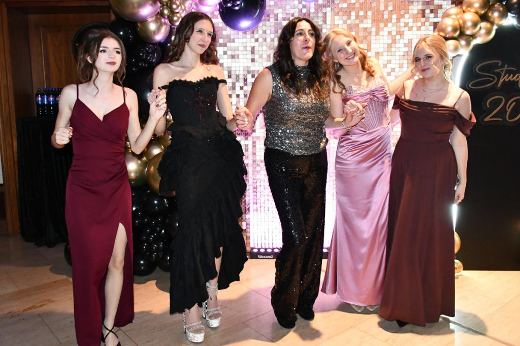 Wieczór nabiera rozpędu. Studniówka Gastronomika