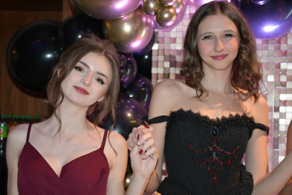 Wieczór nabiera rozpędu. Studniówka Gastronomika