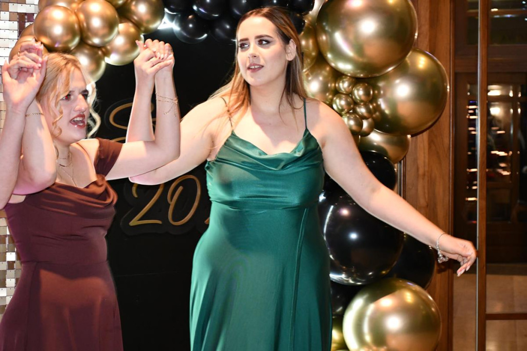 Wieczór nabiera rozpędu. Studniówka Gastronomika