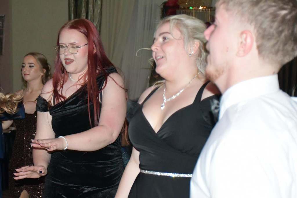 Wieczór nabiera rozpędu. Studniówka Gastronomika