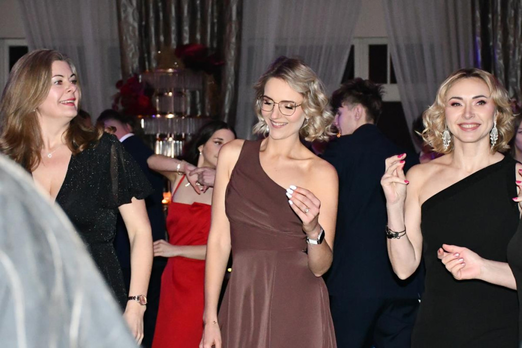 Wieczór nabiera rozpędu. Studniówka Gastronomika