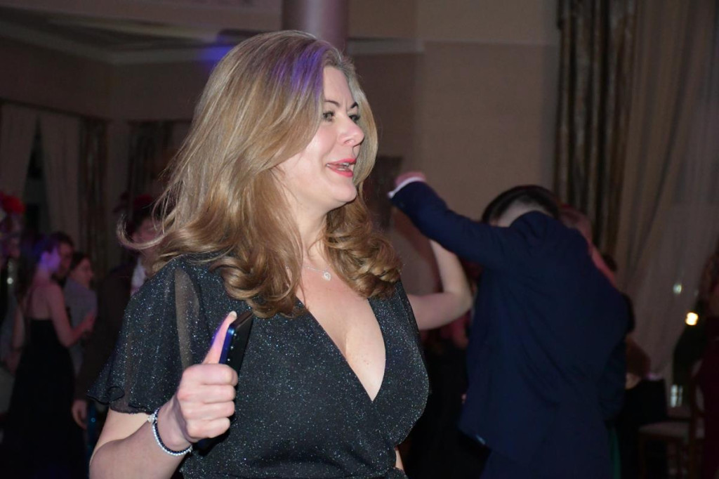 Wieczór nabiera rozpędu. Studniówka Gastronomika