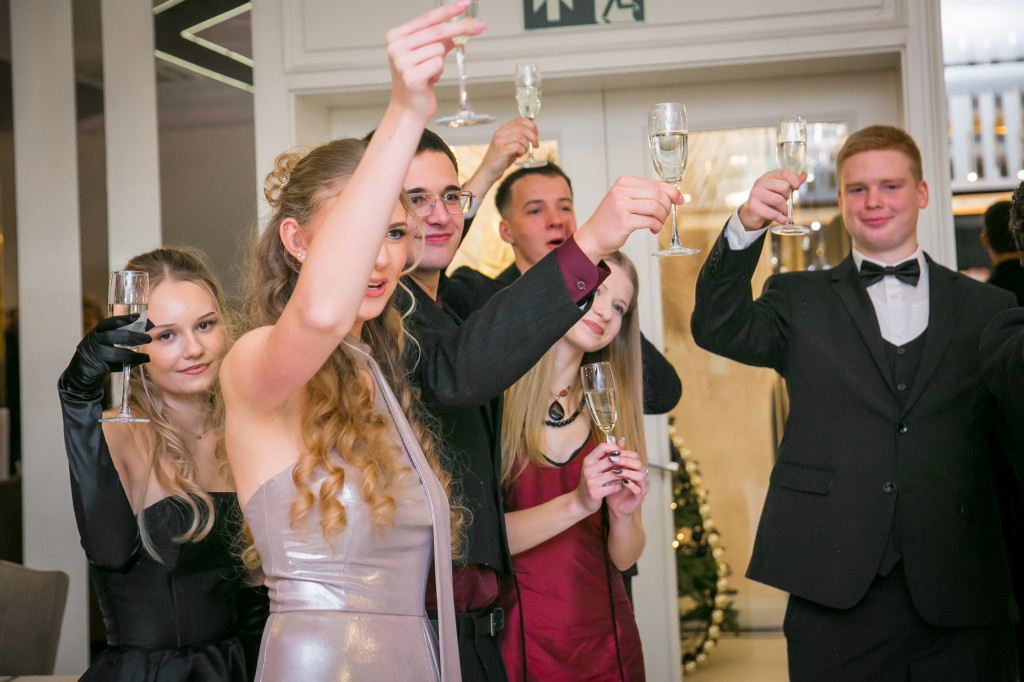 Studniówka Budowlanki i świetna zabawa