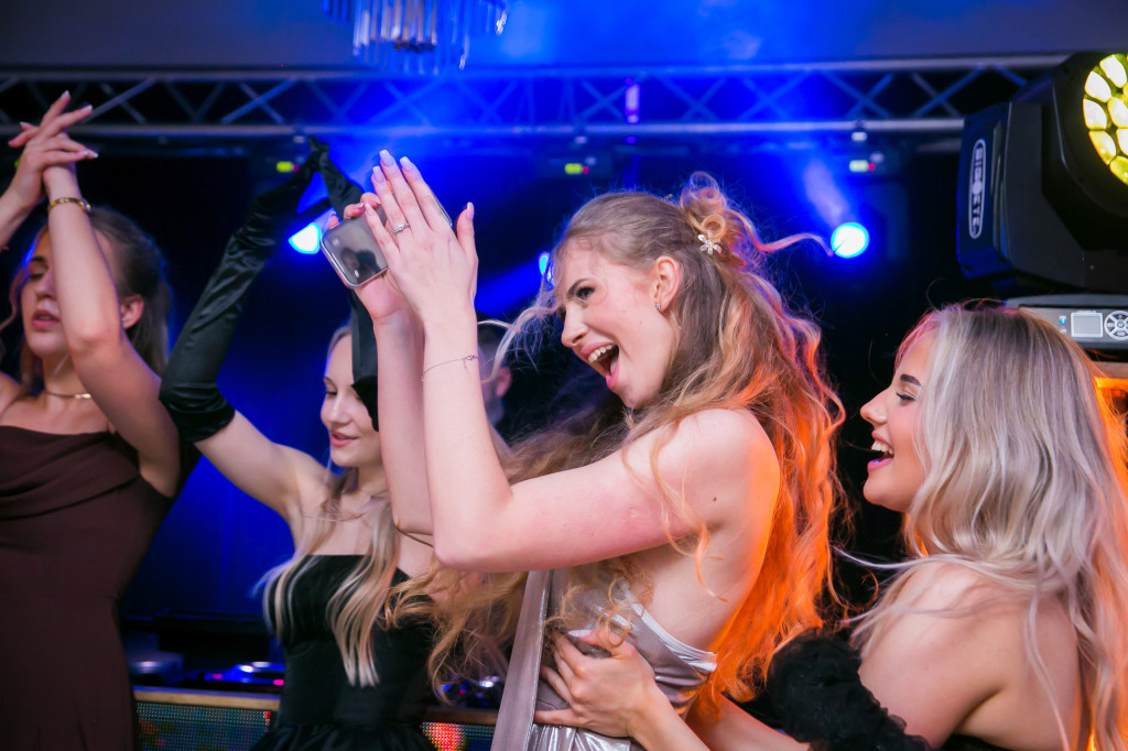 Studniówka Budowlanki i świetna zabawa