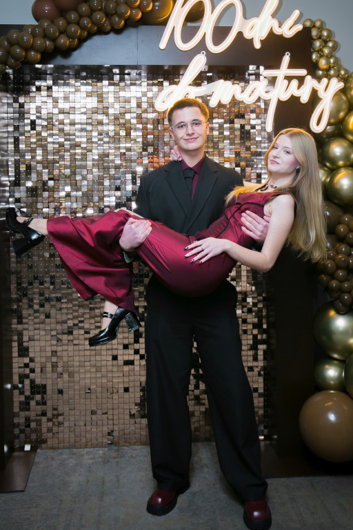 Studniówka Budowlanki i świetna zabawa