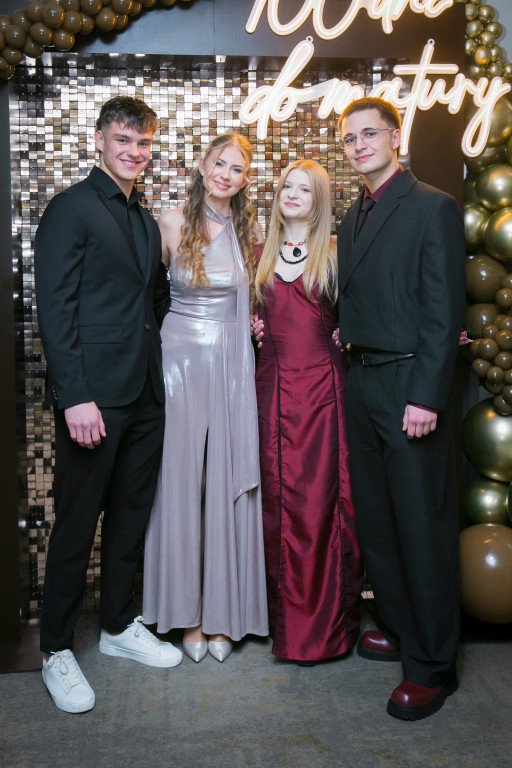 Studniówka Budowlanki i świetna zabawa