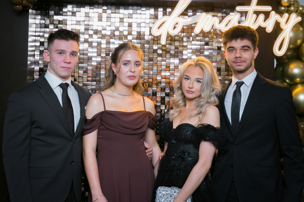 Studniówka Budowlanki i świetna zabawa