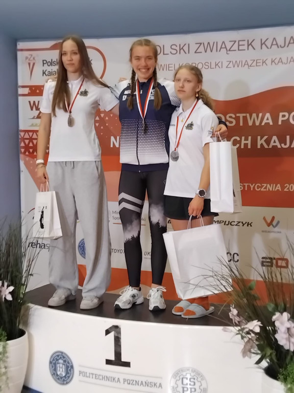 Zawodniczki z Nowego Chechła z medalami MP
