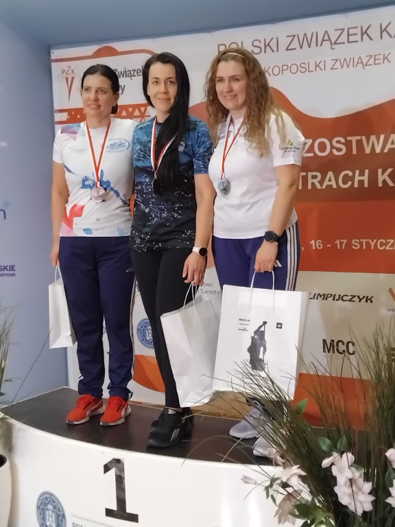 Zawodniczki z Nowego Chechła z medalami MP