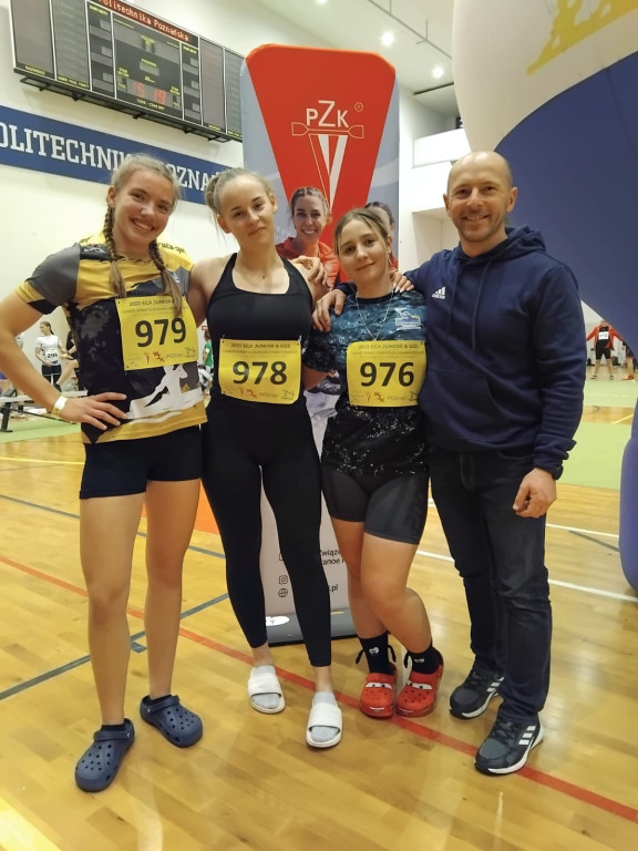 Zawodniczki z Nowego Chechła z medalami MP