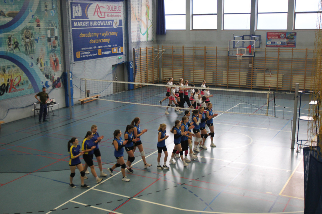 Najlepsi szkolni siatkarze w akcji